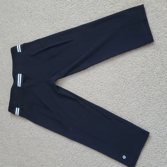 Lululemon capris - Picture 4 of 6